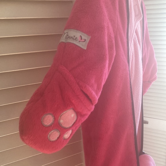 Newborn Disney Minnie Mouse Romper suit warm and snuggly - Picture 4 of 4